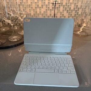 Magic Keyboard for iPad Pro 11‑inch (M3) - US English - White (USED)